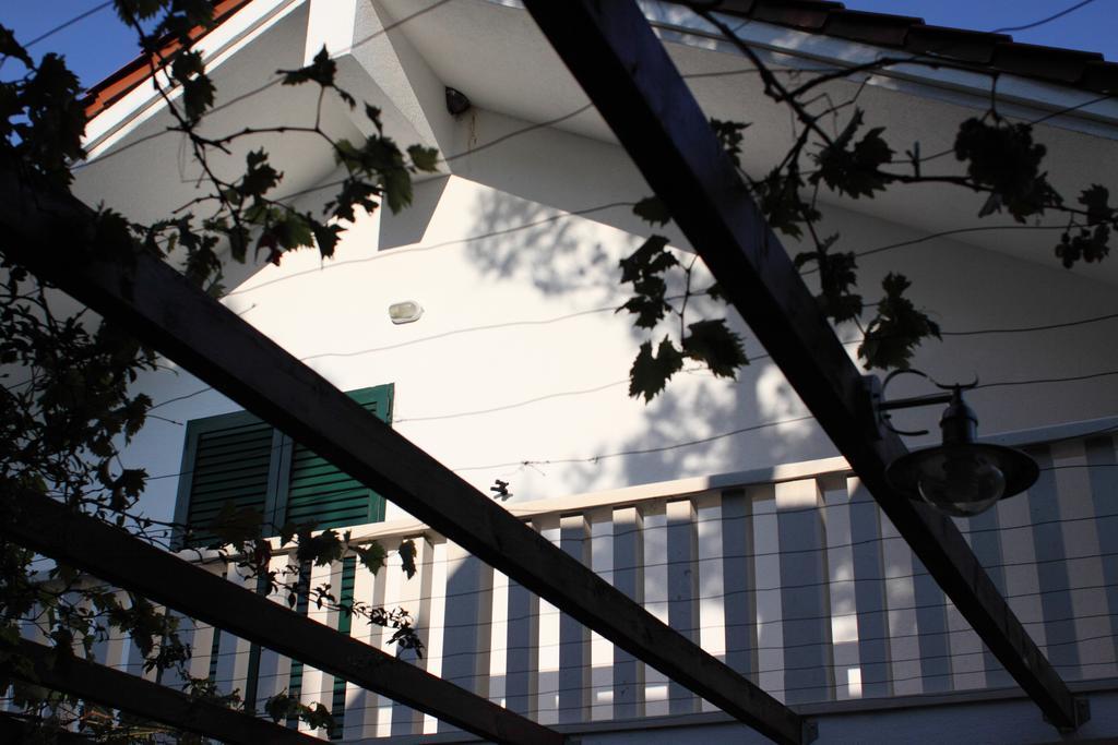 Apartments Vila Oksana Mimice Εξωτερικό φωτογραφία