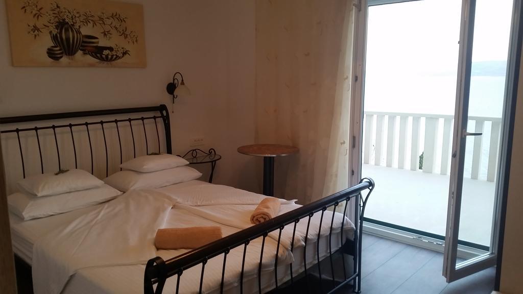 Apartments Vila Oksana Mimice Εξωτερικό φωτογραφία